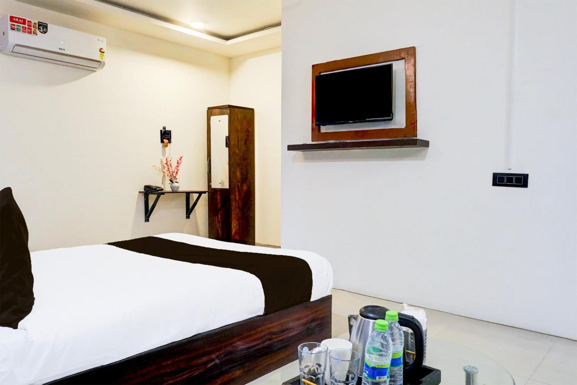 Hotel O The Highstreet Hometel 푸네 외부 사진